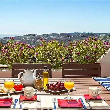 Augusta Sunshine Sea & Golf Apartment